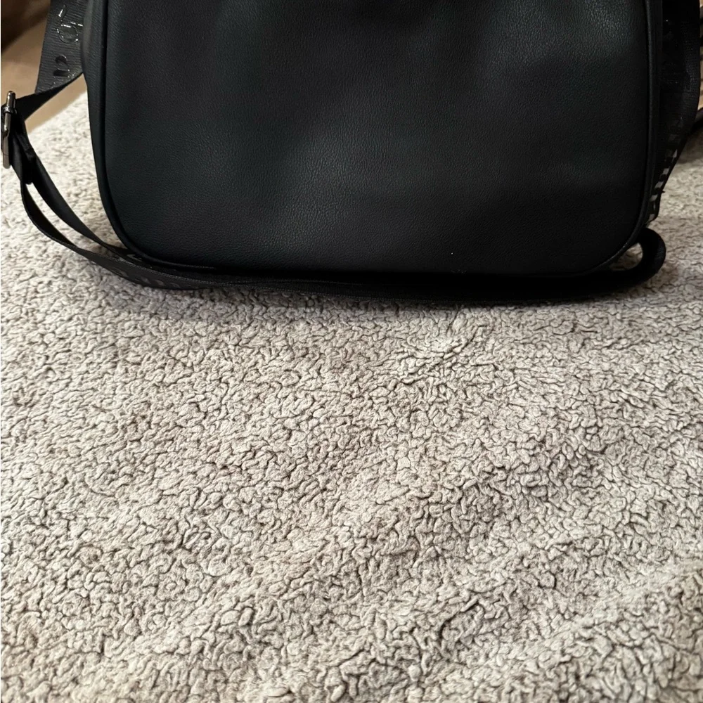 Juicy Couture Black Shoulder Bag - Picture 3 of 3